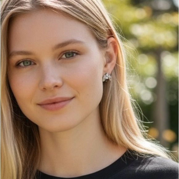 Banana Republic Silver Crystal Stud Earrings - Picture 4 of 8